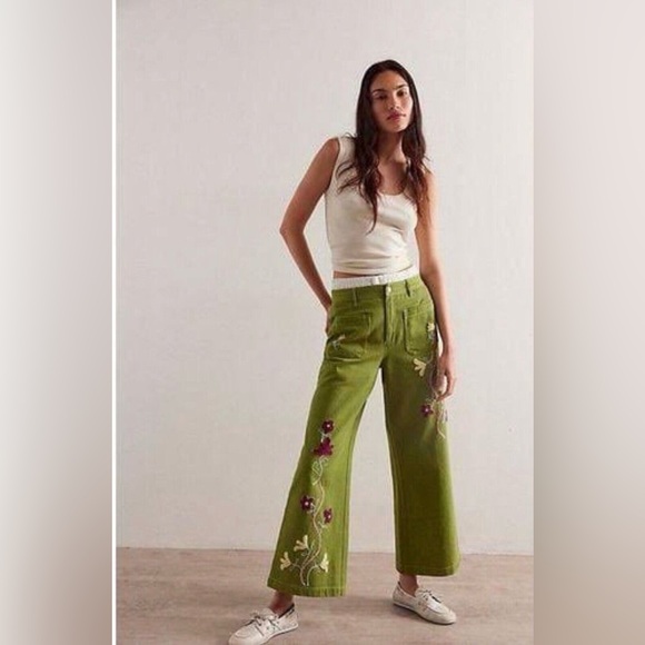 We The Free Denim - Free People We The Free Summer Bloom embroidered Jeans 
Size 32